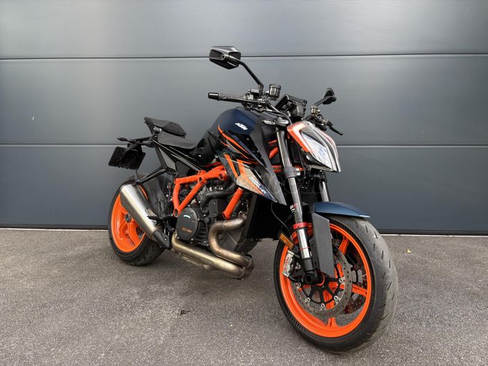 KTM 1290 SUPER DUKE R