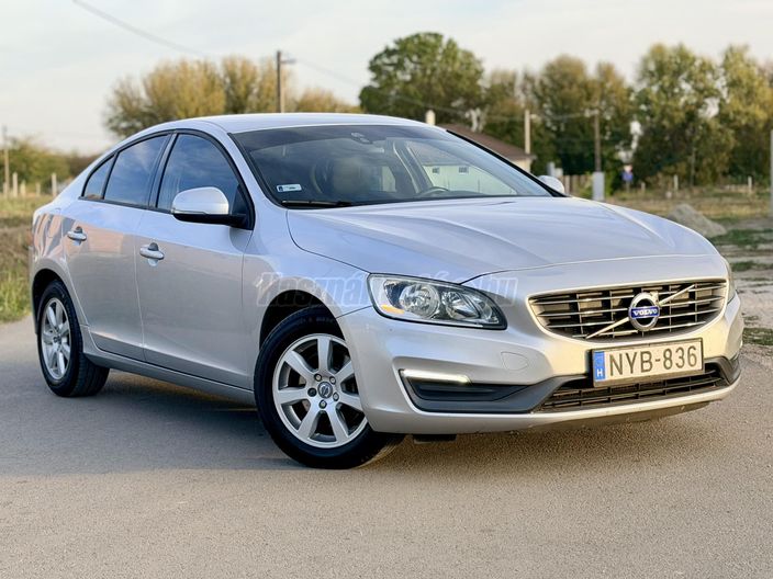VOLVO S60 1.6 D [D2] Momentum