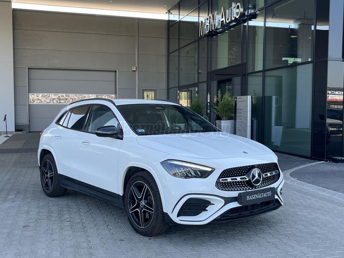 MERCEDES-BENZ GLA 200 AMG Line 7G-DCT