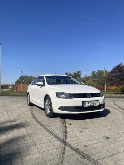 VOLKSWAGEN JETTA VI 1.2 TSI Comfortline