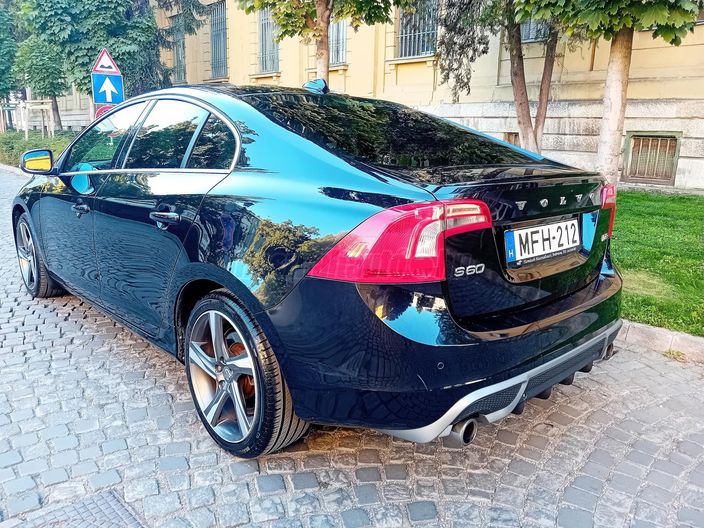 VOLVO S60 2.0 D [D4] R-Design Geartronic