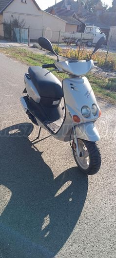 YAMAHA NEOS
