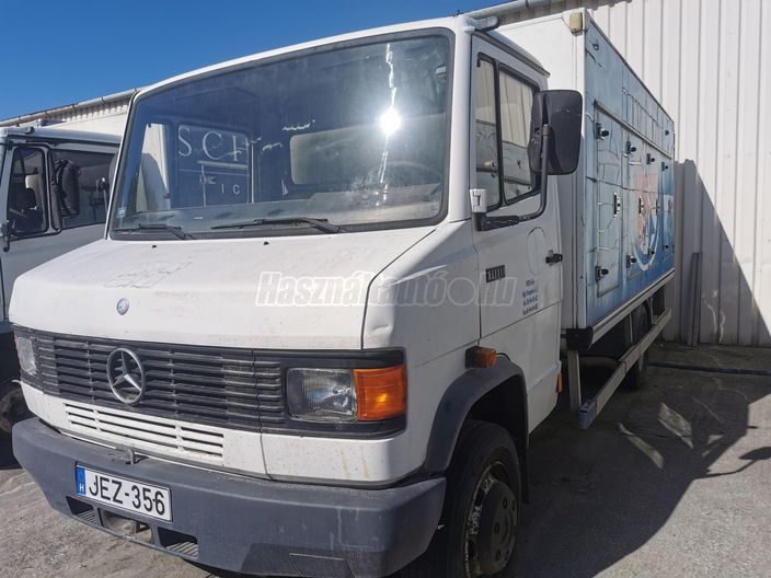 MERCEDES-BENZ 811D