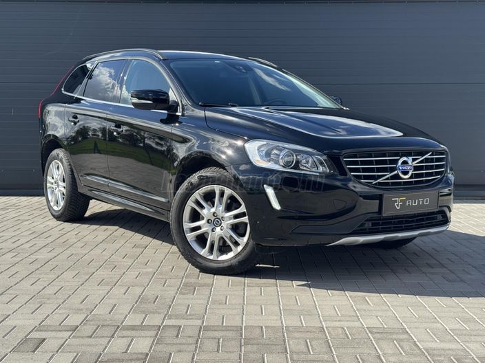 VOLVO XC60 2.0 D [D3] Momentum Geartronic FWD