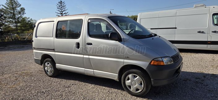 TOYOTA HIACE 2.5 D4-D Panel Van Terra