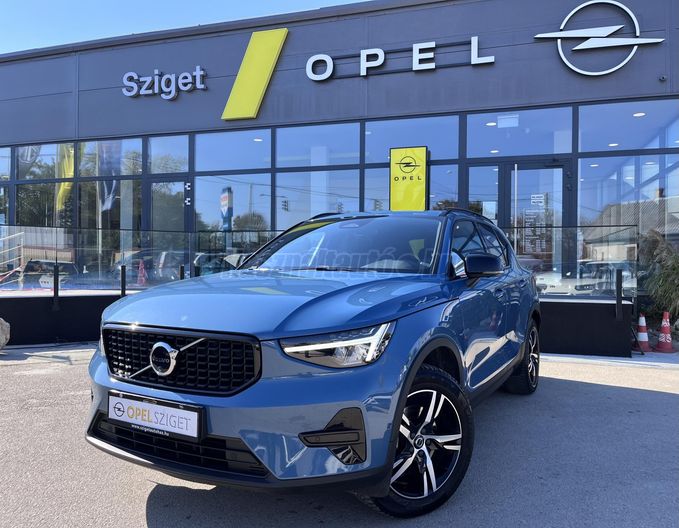 VOLVO XC40 2.0 [B3] MHEV Plus Dark Black Edition DCT