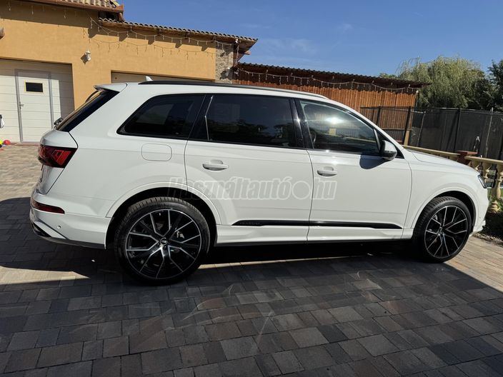 AUDI Q7 50 TDI Basis quattro Tiptronic ic [7 személy]