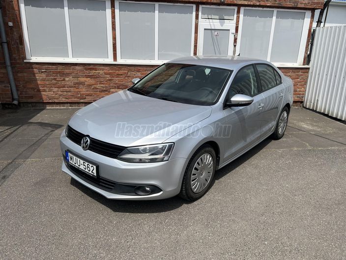 VOLKSWAGEN JETTA 1.6 CR TDI Trendline