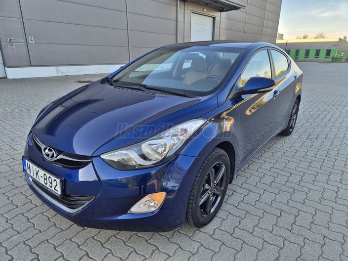 HYUNDAI ELANTRA 1.6i Comfort