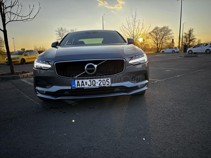 VOLVO S90 2.0 [T4] Momentum Geartronic