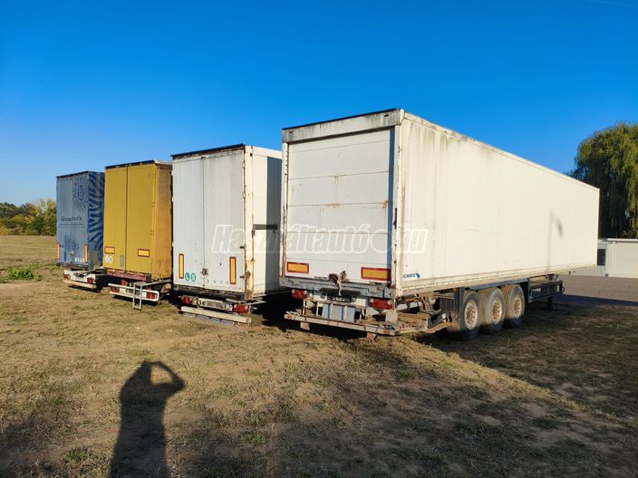 SCHMITZ SKO 24  Raktárnak. Vegleg ki vannak vonva  a forgalombol