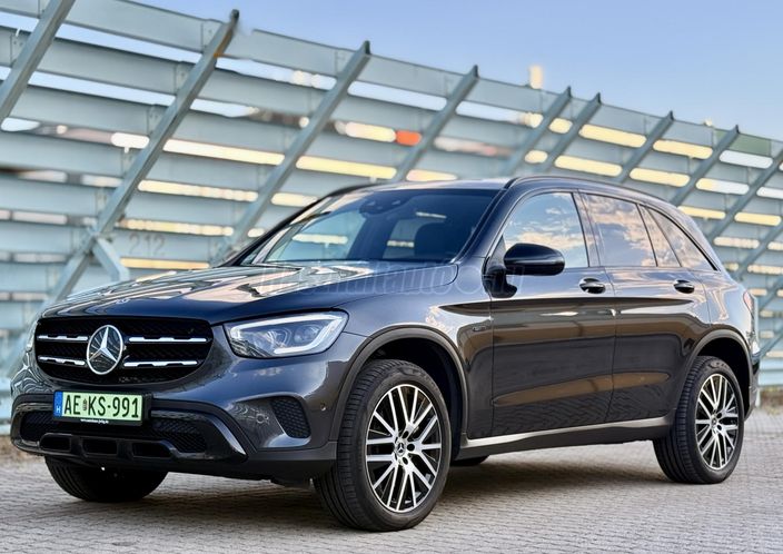 MERCEDES-BENZ GLC 300 de 4Matic 9G-TRONIC Plug-in hybrid