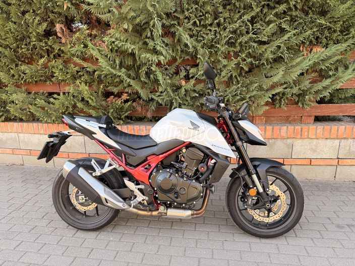 HONDA CB 750 HORNET