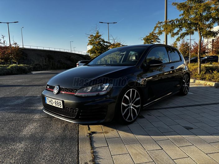 VOLKSWAGEN GOLF VII 2.0 TSI BMT GTI