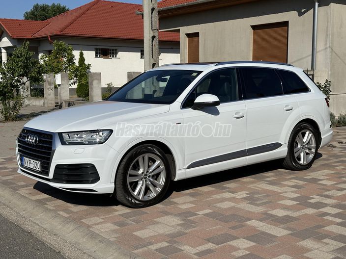 AUDI Q7 3.0 V6 TDI quattro Tiptronic ic [7 személy]