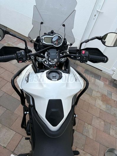 TRIUMPH TIGER 800