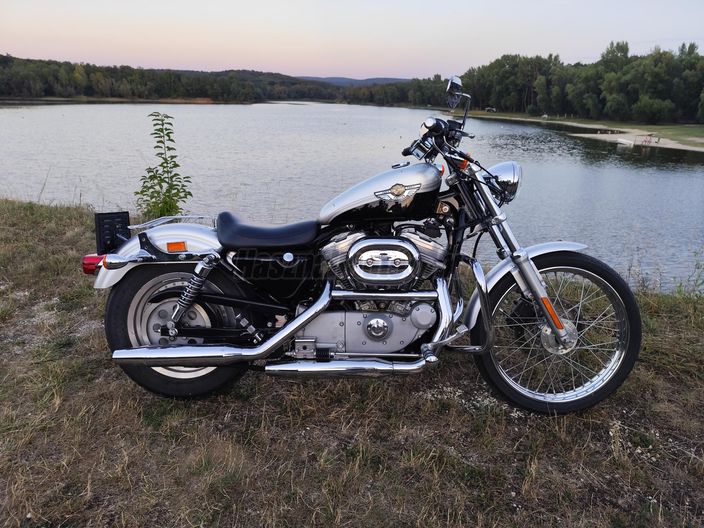 HARLEY-DAVIDSON SPORTSTER 883
