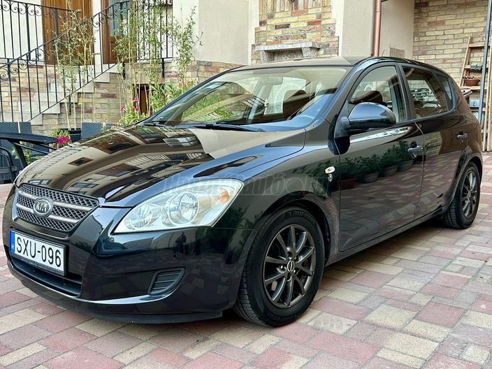 KIA CEE'D 1.4 EX