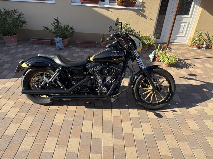 HARLEY-DAVIDSON DYNA LOW RIDER