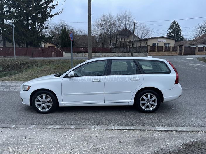 VOLVO V50 2.0 D