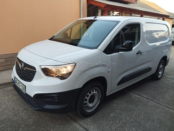 OPEL COMBO Cargo 1.5 DTH L2H1 2.4t Cargo Edition (3 személyes )