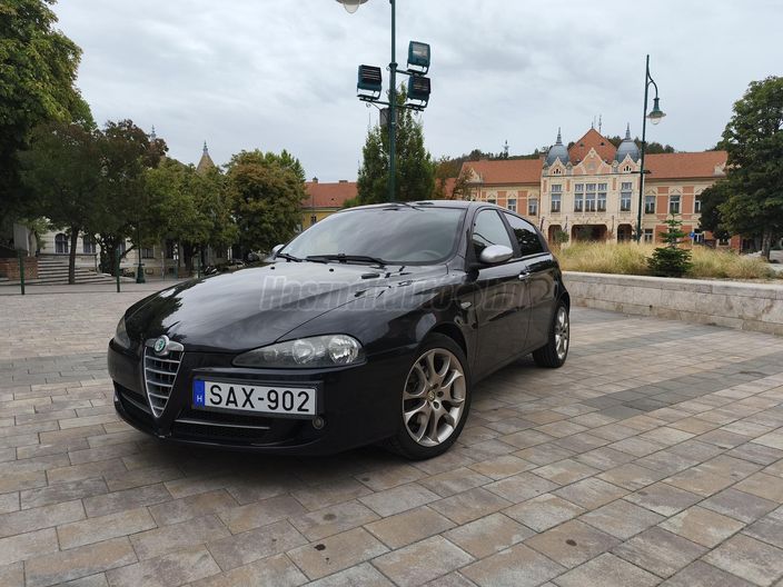 ALFA ROMEO 147 1.6 T.S. Black Line