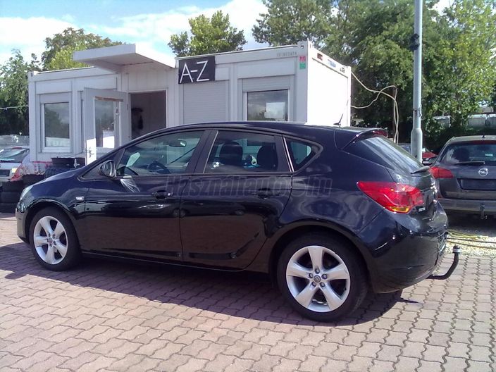 OPEL ASTRA J 1.6 Cosmo