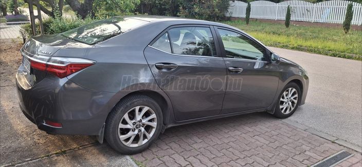 TOYOTA COROLLA Sedan 1.6 Classic Life
