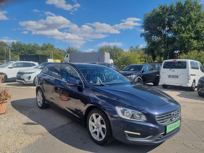 VOLVO V60 2.0 D [D3] Summum