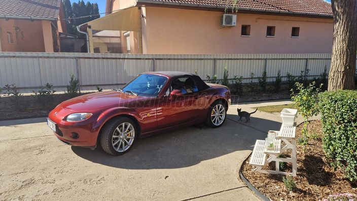 MAZDA MX-5 2.0i 16V Revolution
