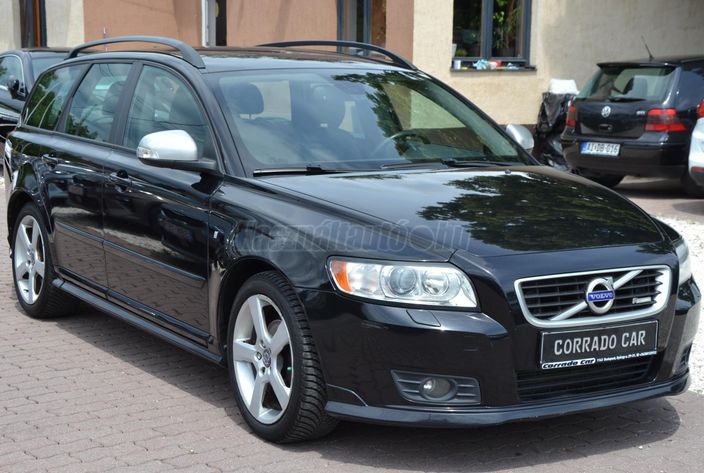 VOLVO V50 1.6 D [D2] R-Design
