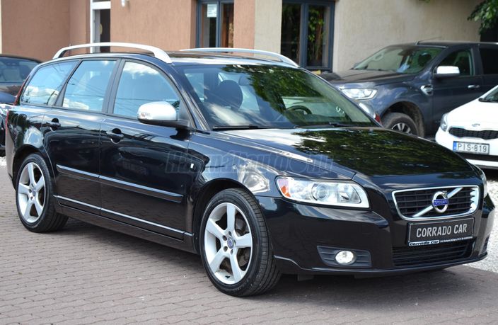 VOLVO V50 1.6 D [D2] R-Design