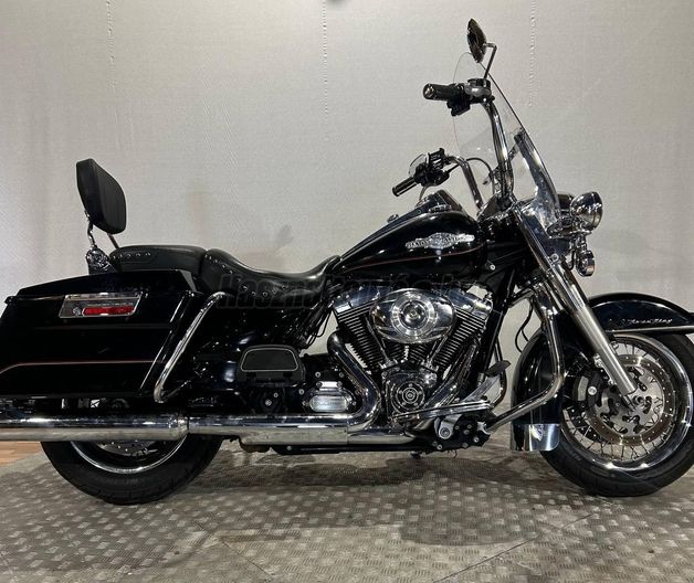 HARLEY-DAVIDSON ROAD KING