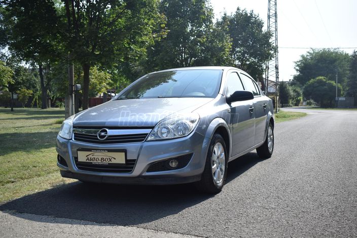 OPEL ASTRA H Sedan 1.6 Classic III
