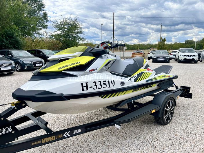 SEA-DOO RXP-X RS300/Utánfutóval