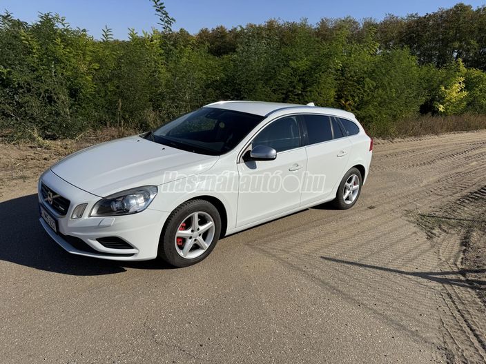 VOLVO V60 1.6 D [D2] R-Design Powershift