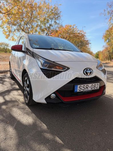 TOYOTA AYGO 1.0 x-play x-shift