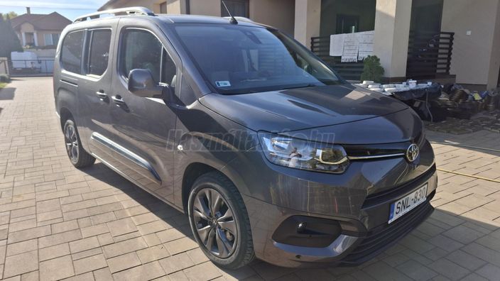TOYOTA PROACE City Verso 1.5D Family L2H1 [7 személy]