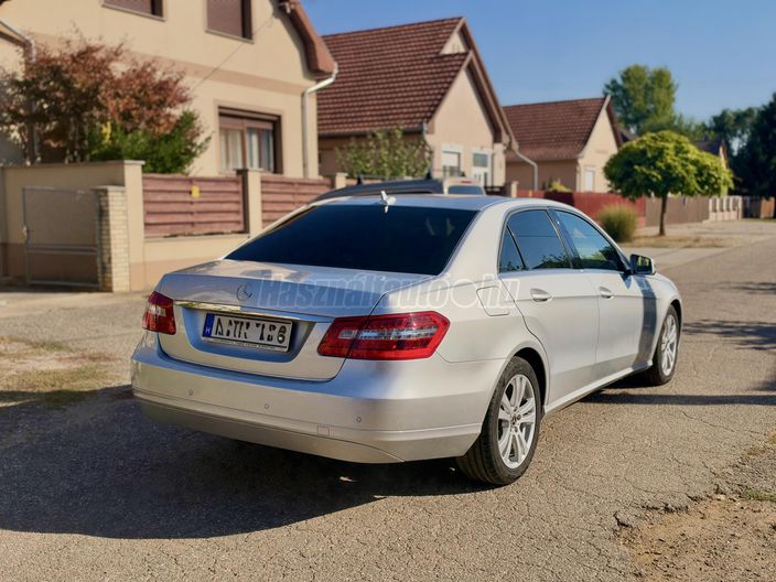 MERCEDES-BENZ E 300 BlueTEC HYBRID Elegance (Automata)