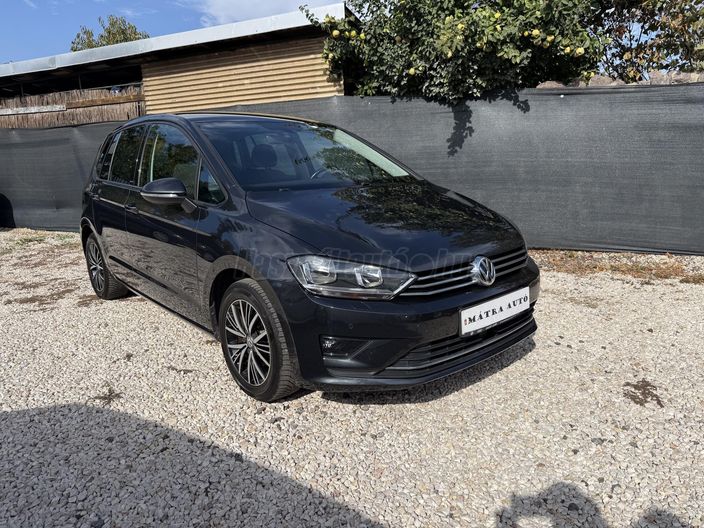 VOLKSWAGEN GOLF SPORTSVAN