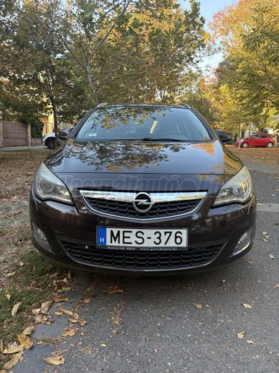 OPEL ASTRA J 1.6 T Sport (Automata)
