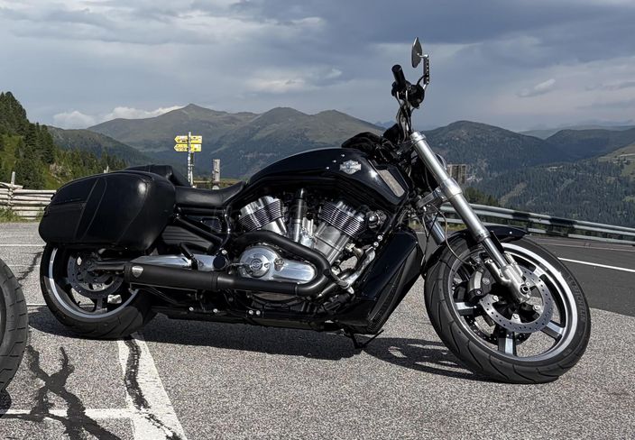 HARLEY-DAVIDSON V-ROD