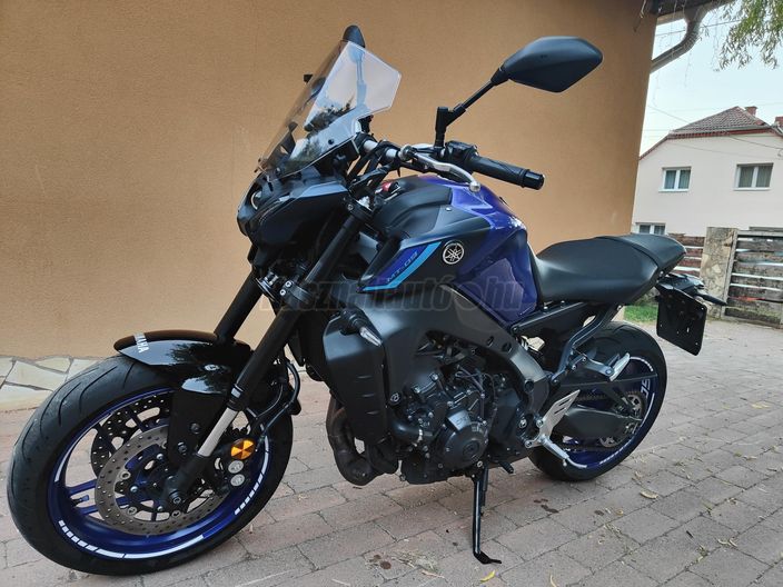 YAMAHA MT-09
