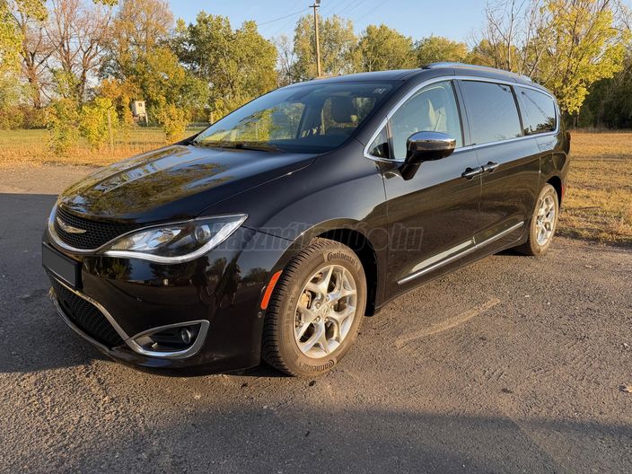 CHRYSLER PACIFICA