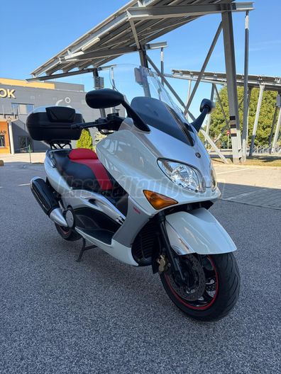 YAMAHA TMAX