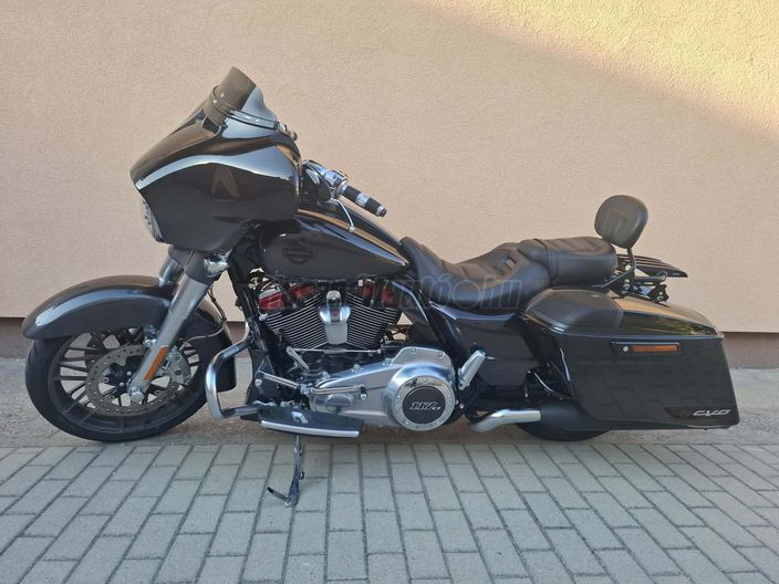 HARLEY-DAVIDSON STREET GLIDE