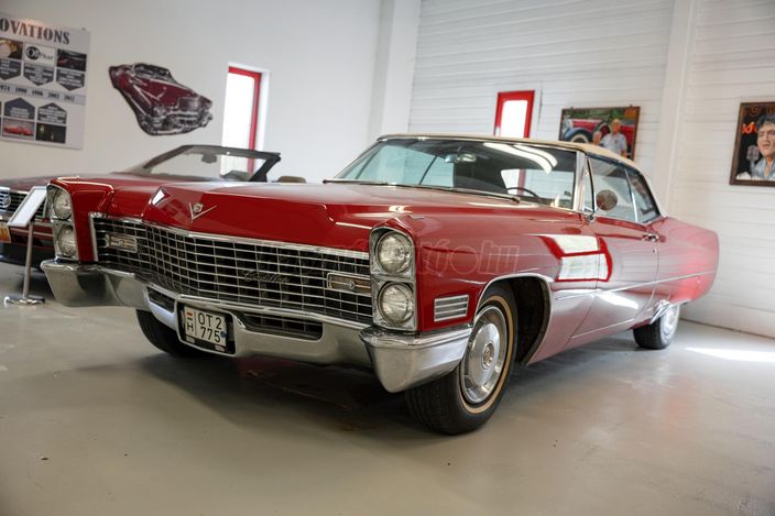 CADILLAC DEVILLE