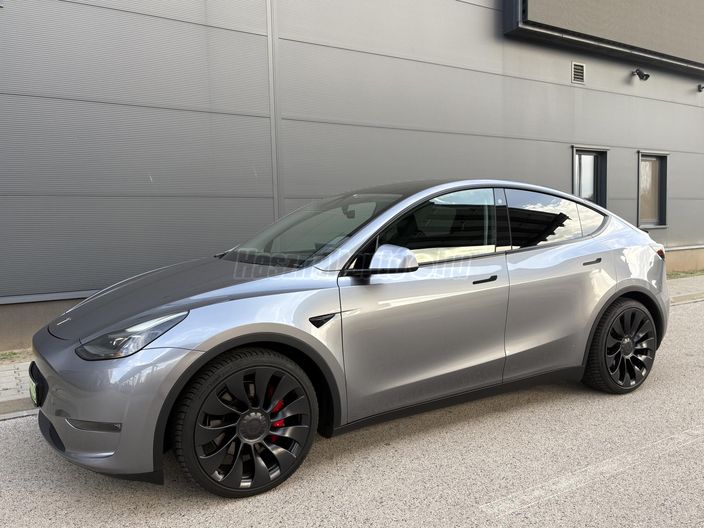 TESLA MODEL Y Performance AWD (Automata)