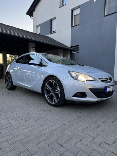 OPEL ASTRA J GTC 1.6 T Sport