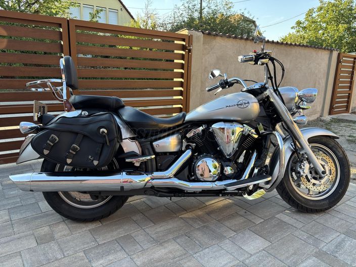 YAMAHA XVS 1300 A MIDNIGHT STAR
